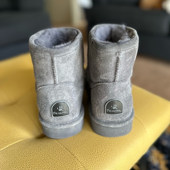 BearPaw short boots size 10 - Picture 2 of 4